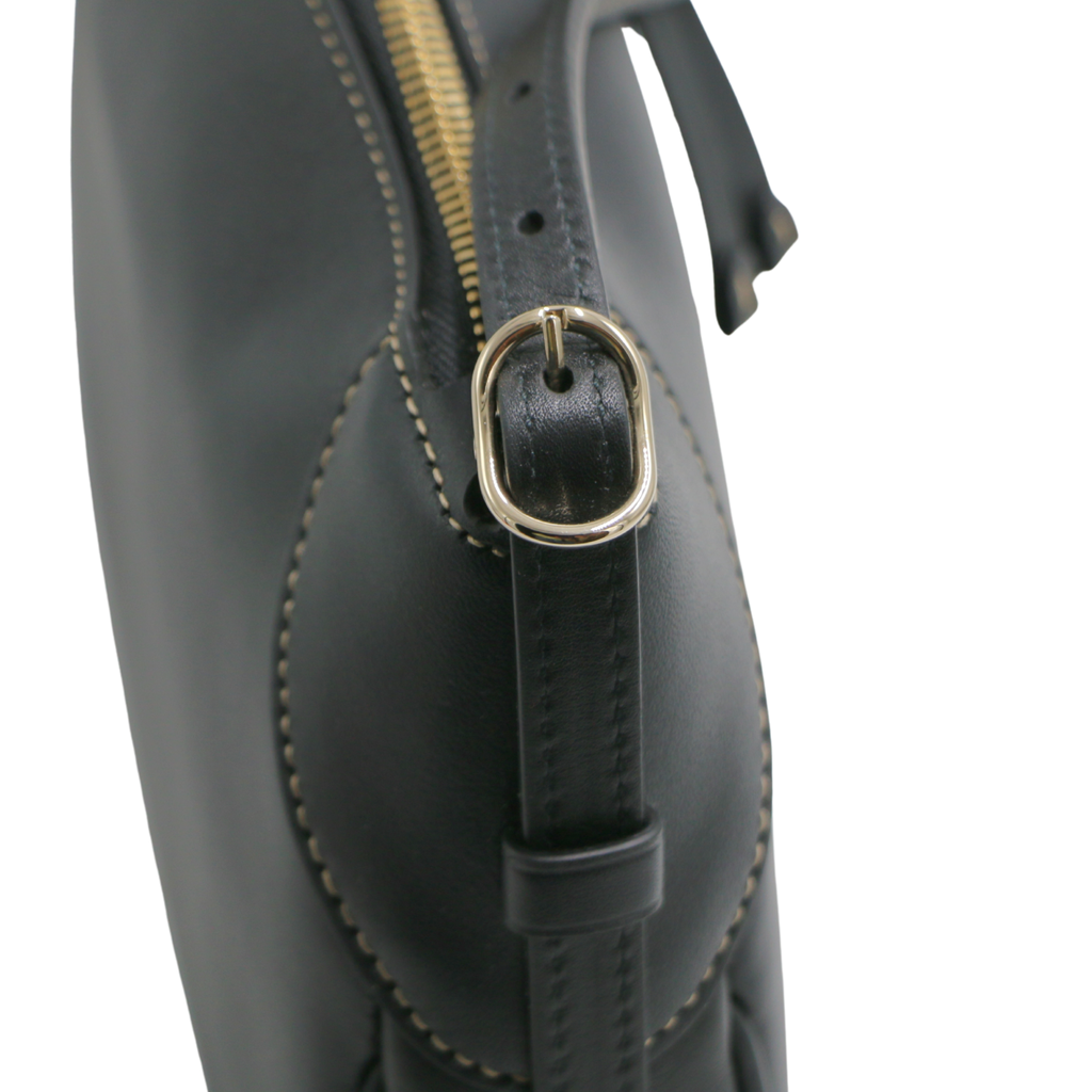 Gucci GG emblem Leather Shoulder bag Black 818157