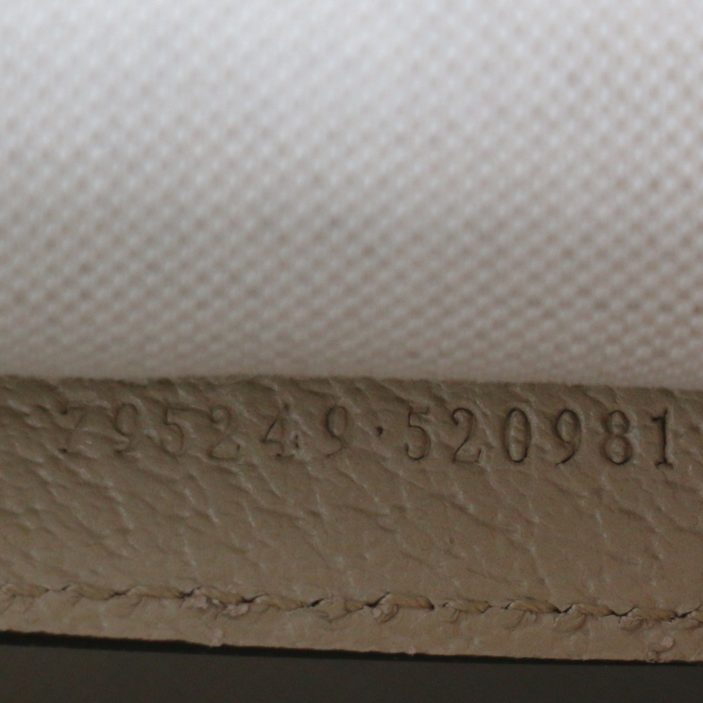 Gucci Supreme Beige Handbag With Monogram 795249