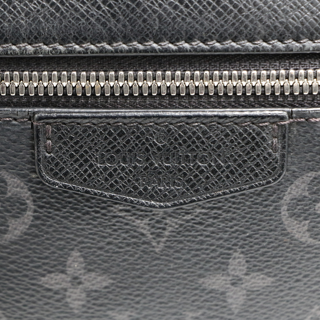 Louis Vuitton Outdoor Messenger Bag PM 