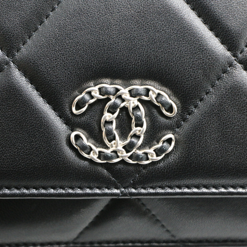 Chanel Quilted Leather 19 Wallet On Chain Black