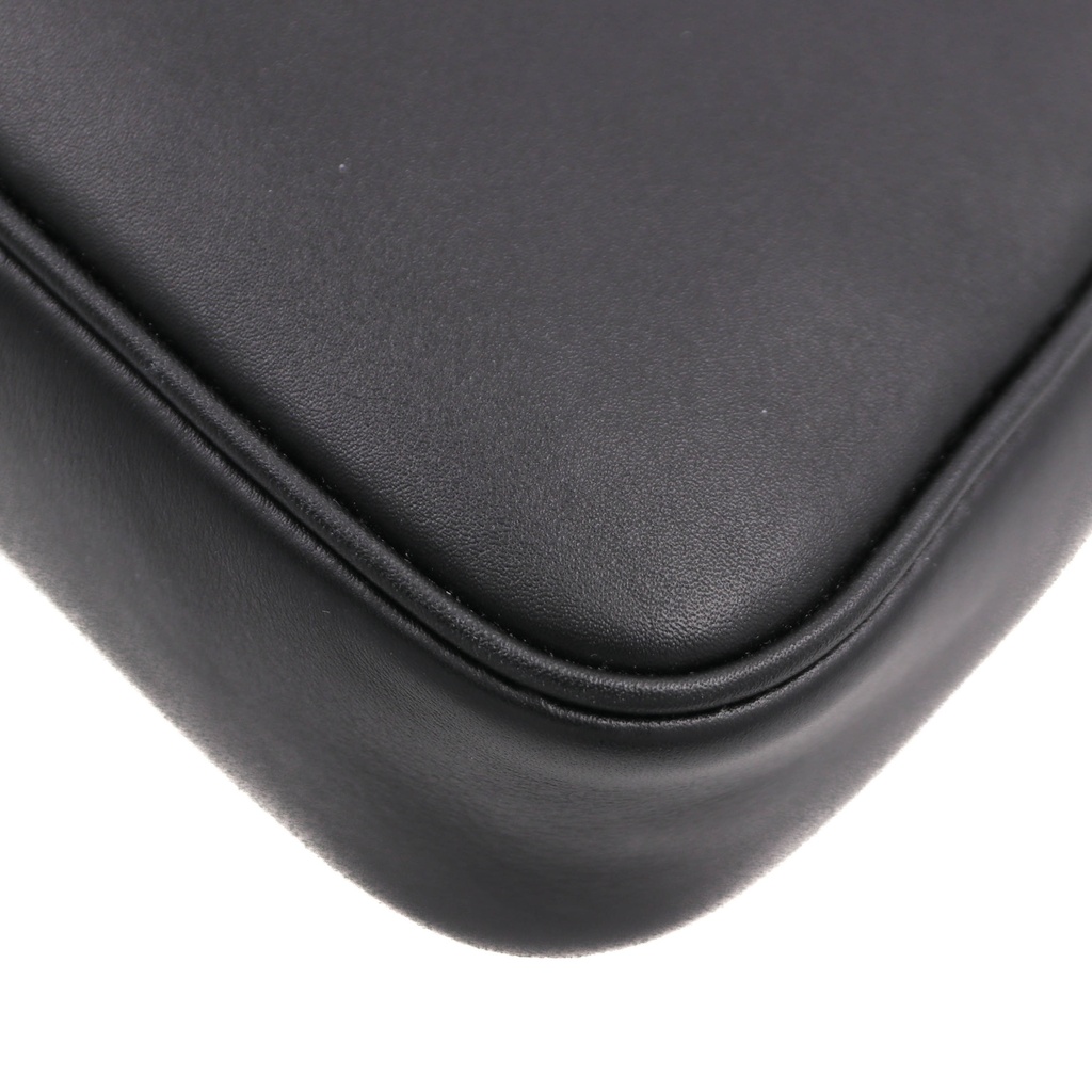 Gucci GG emblem Leather Shoulder bag Black 818157