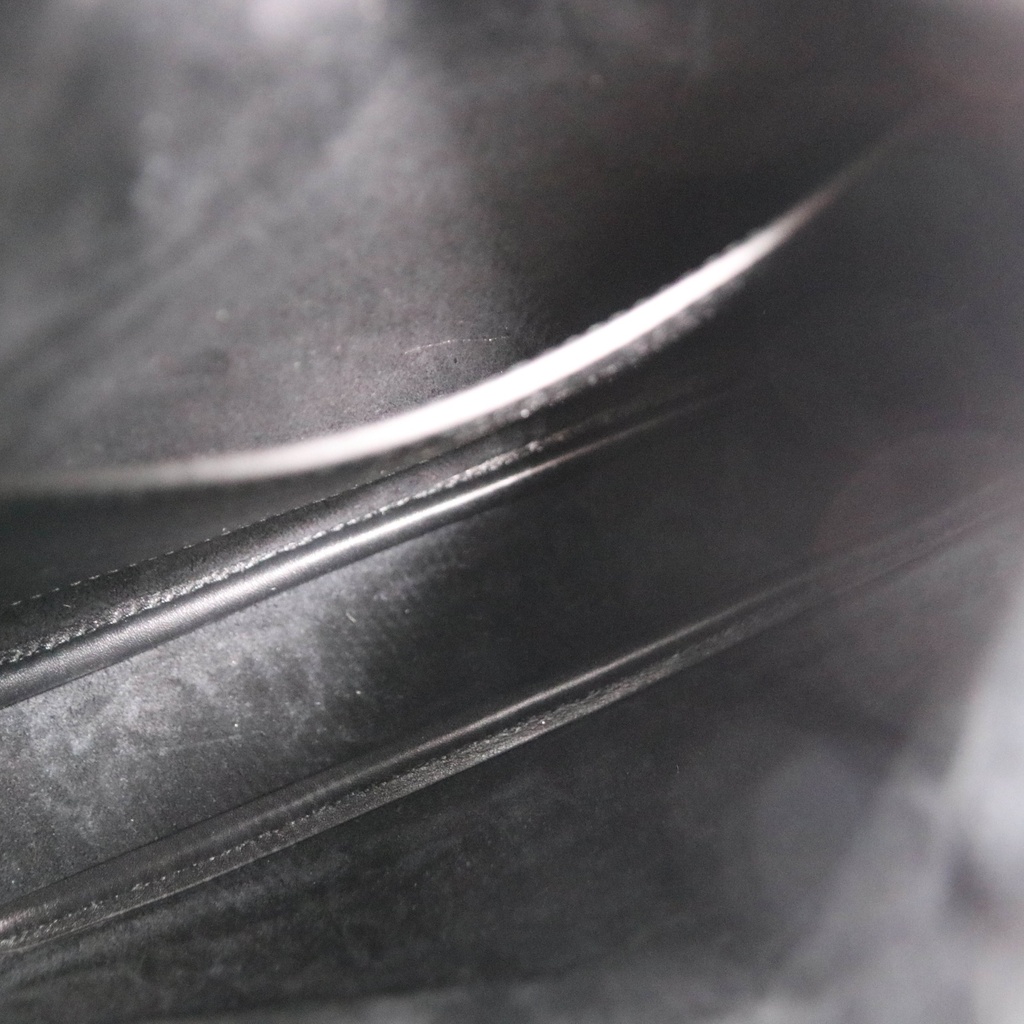 Gucci GG emblem Leather Shoulder bag Black 818157