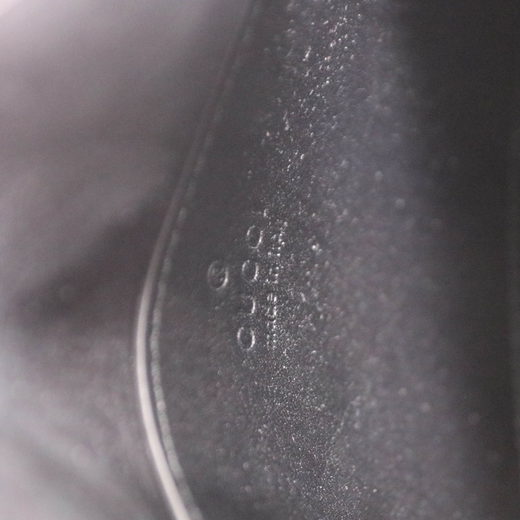 Gucci GG emblem Leather Shoulder bag Black 818157