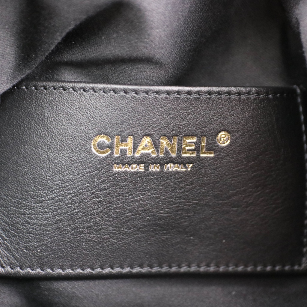 Chanel 25 Hobo bag black quilted caviar leather and finished with gold-tone hardware