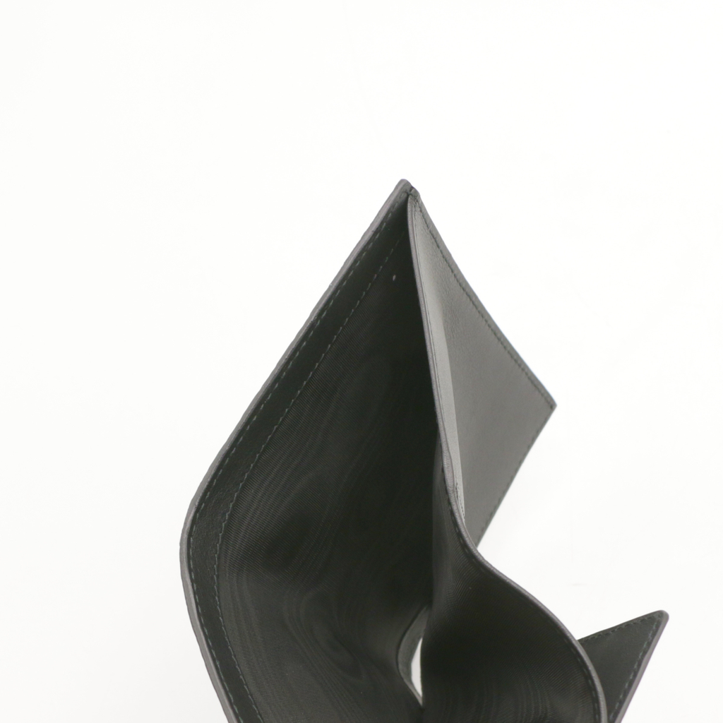 Gucci Microguccissima Passport Holder In Black Leather