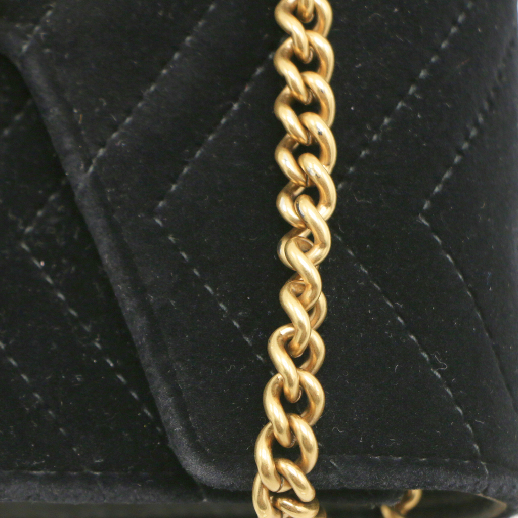 Gucci GG Marmont Matelasse Velvet WOC in Velvet Black