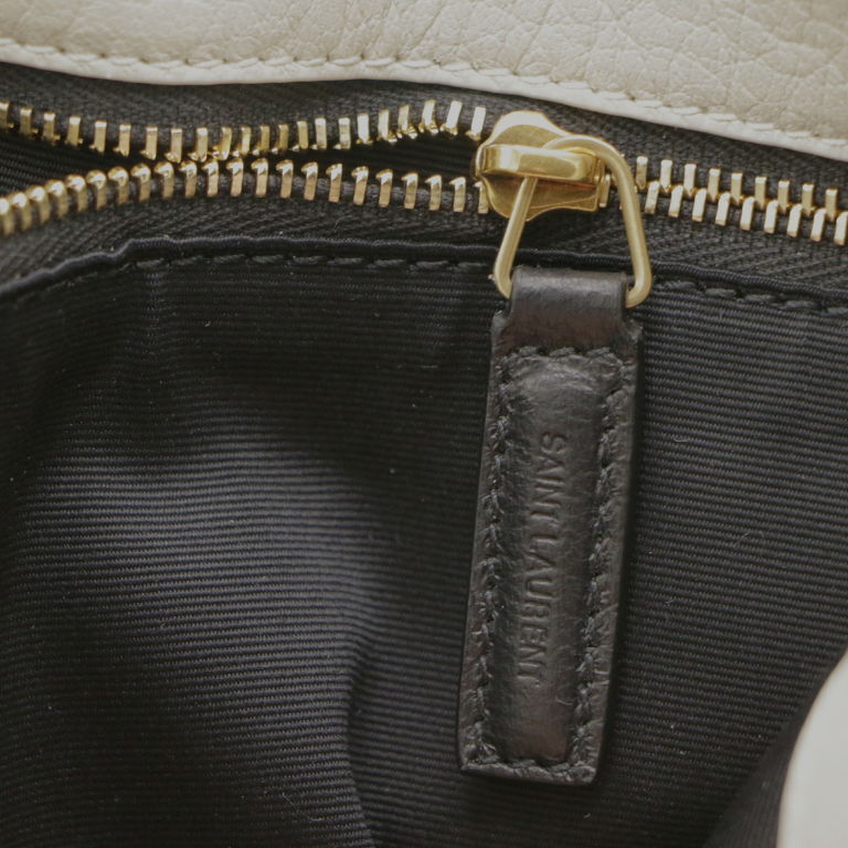 Yves Saint Laurent Large Niki Bag In White Leather