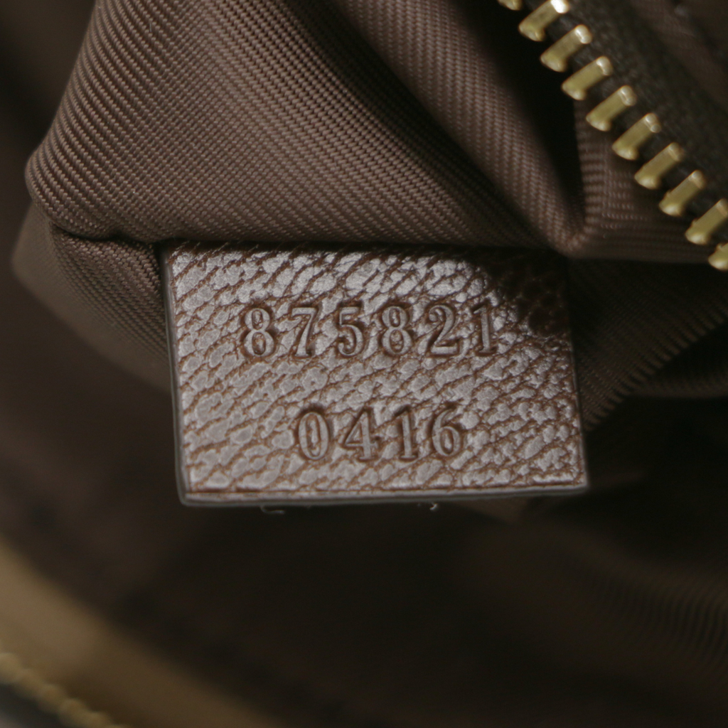 Gucci GG Medium Pouch 875821