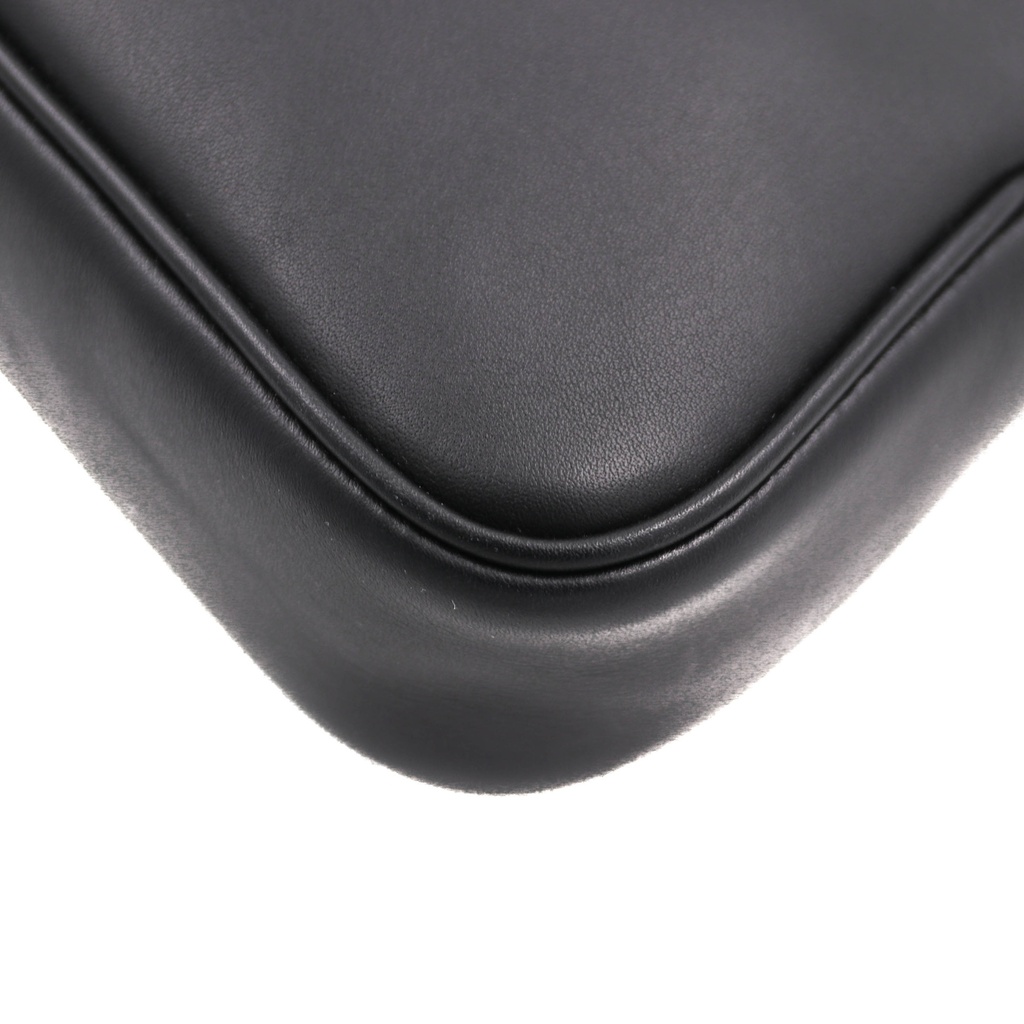 Gucci GG emblem Leather Shoulder bag Black 818157