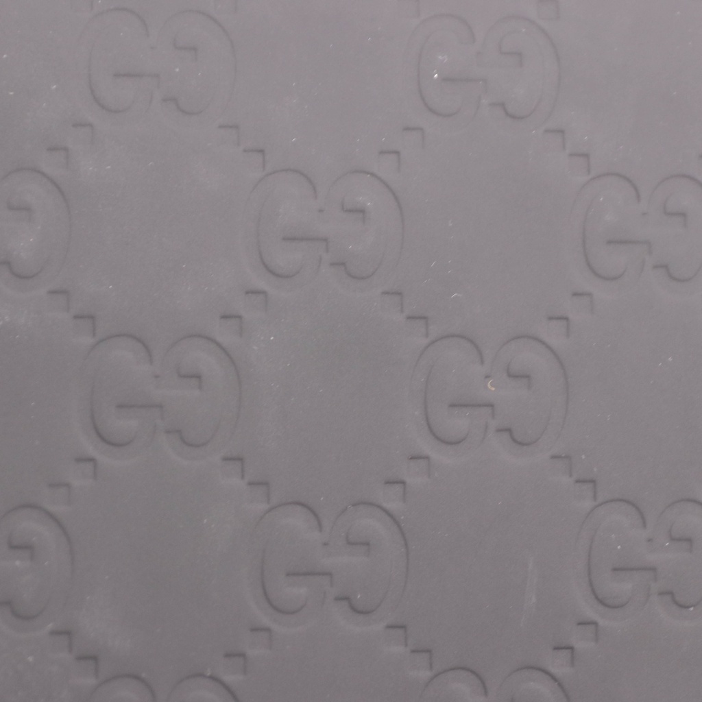 Gucci Rubber-effect Medium Messenger Bag 775097