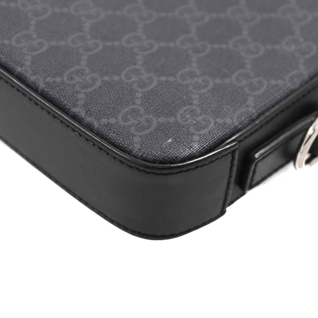 Gucci GG Supreme Clutch Bag 495562