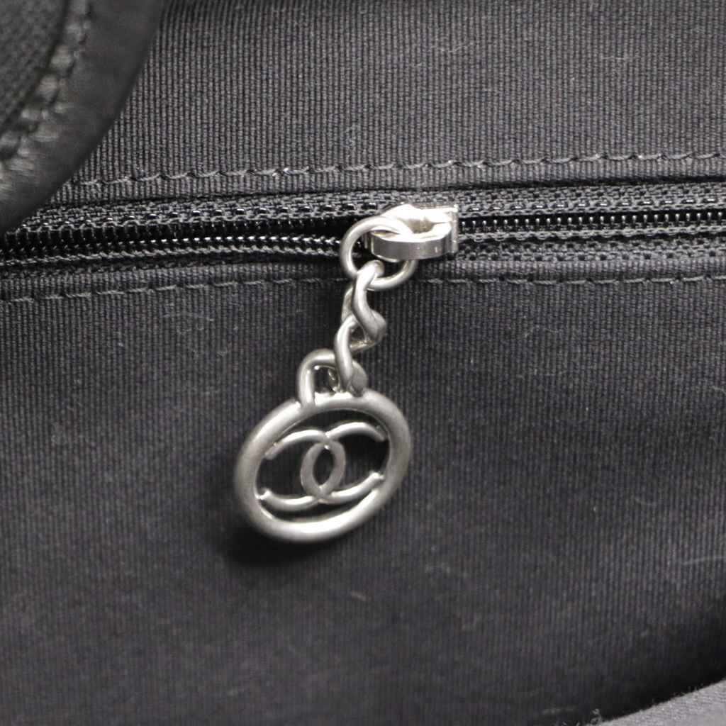 Chanel Deauville shopping bag in Black& White canvas and black leather