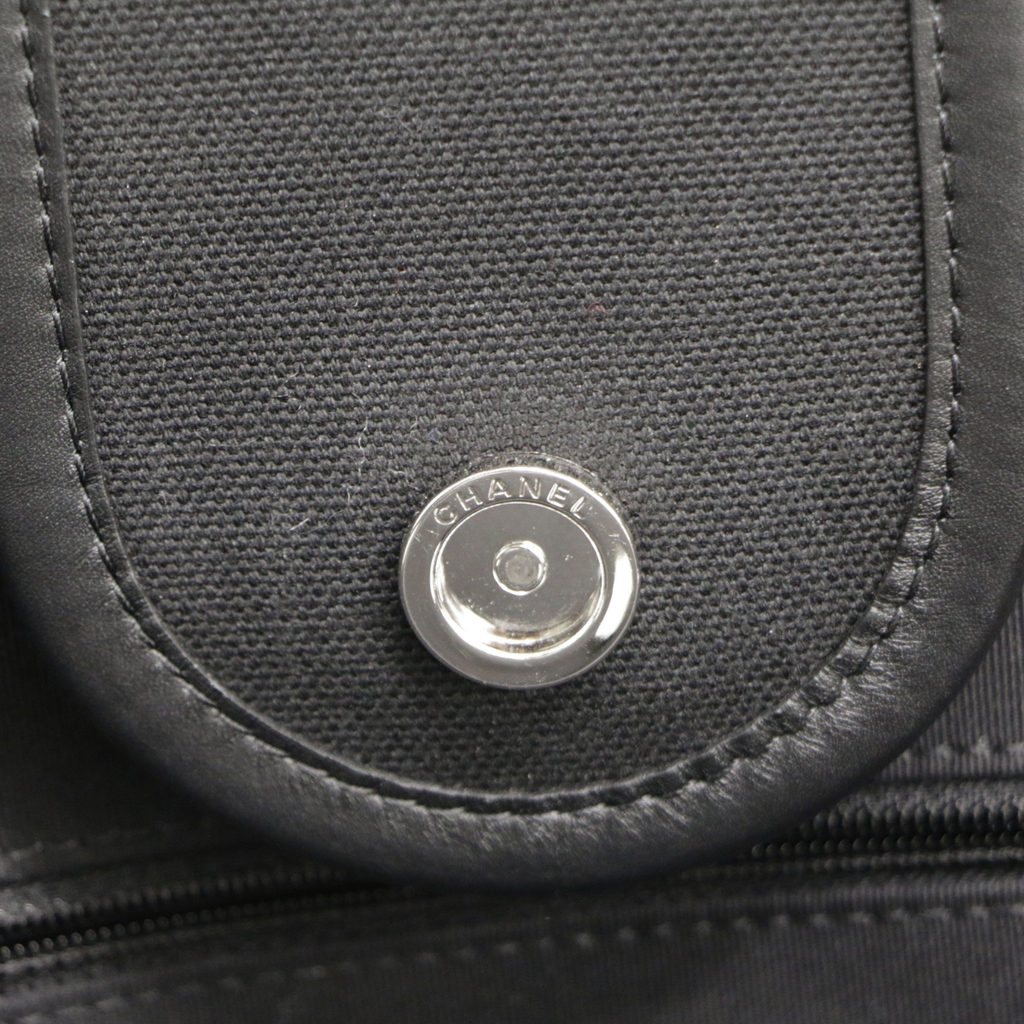 Chanel Deauville shopping bag in Black& White canvas and black leather