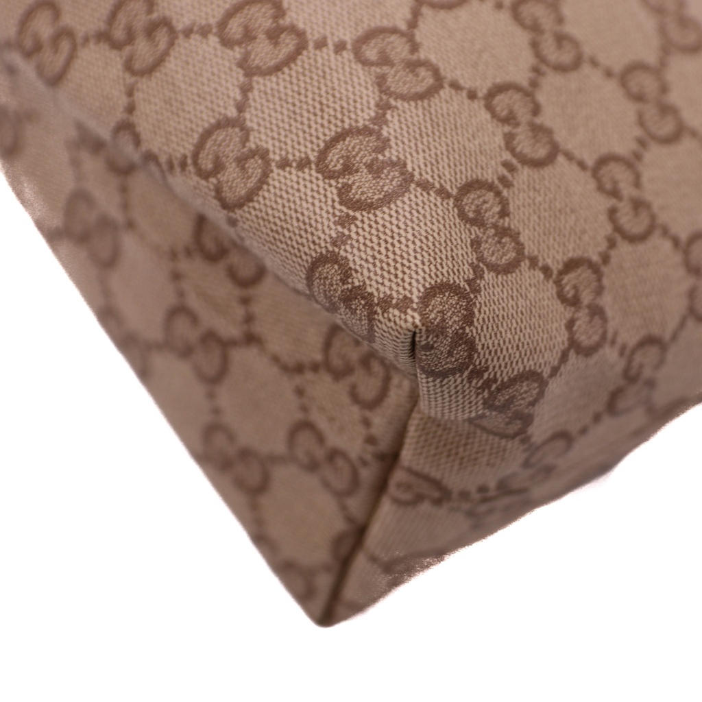 Gucci GG Medium Pouch 875821