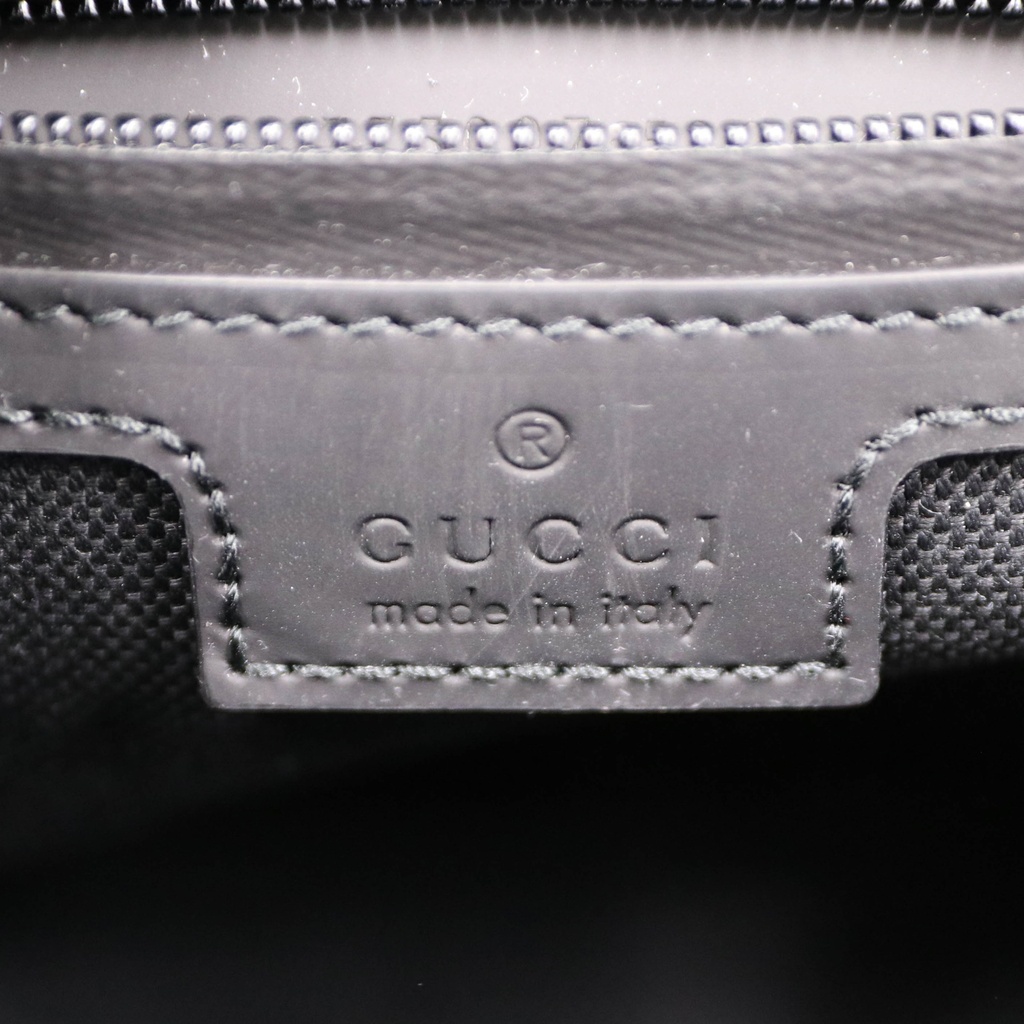 Gucci Rubber-Effect Medium Messenger Bag in Black 775097