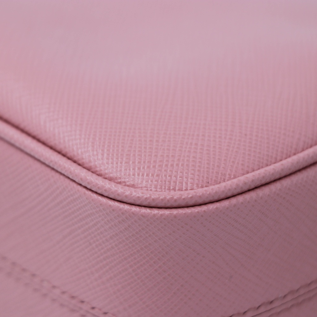Prada Re-Edition 2005 Saffiano Shoulder Bag Pink