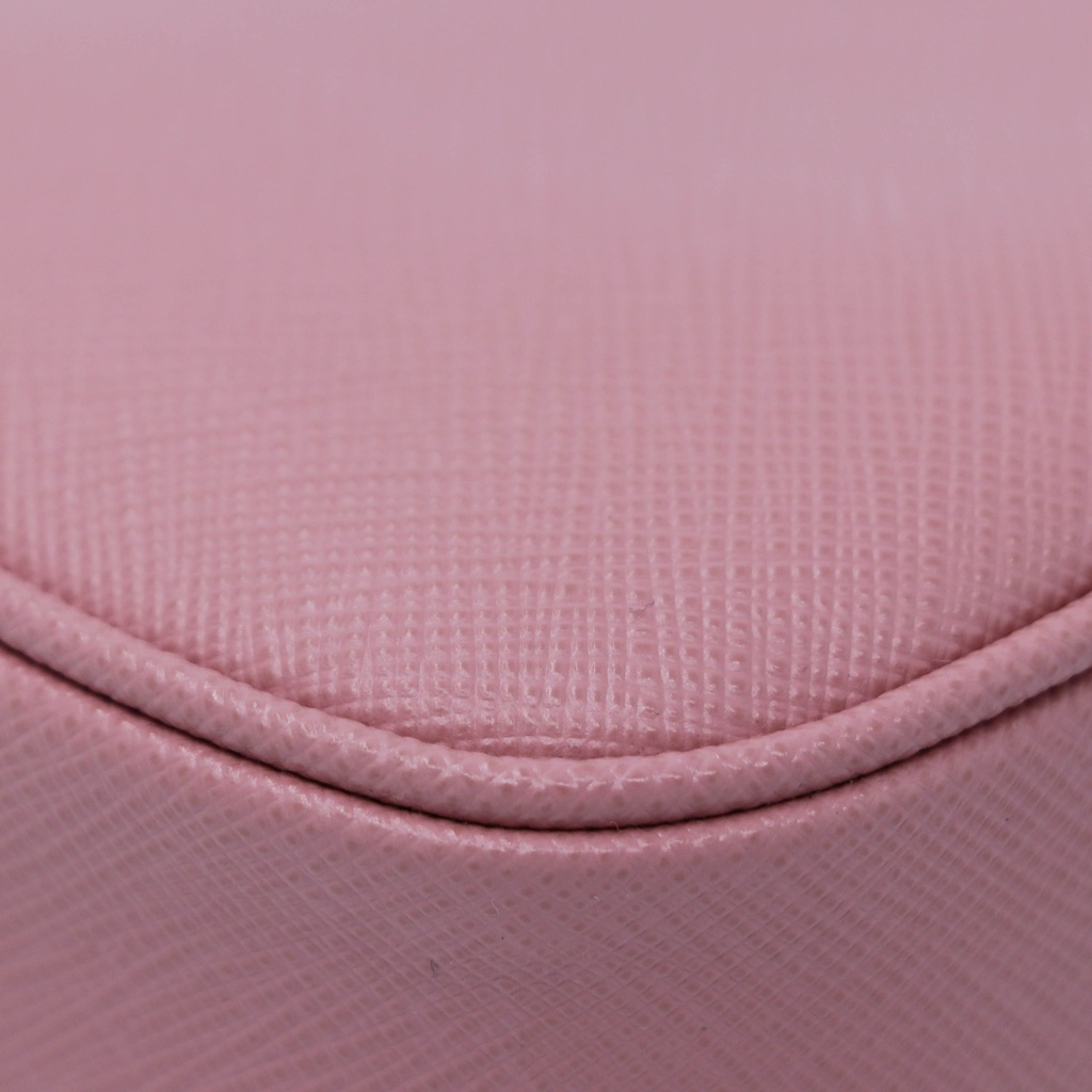 Prada Re-Edition 2005 Saffiano Shoulder Bag Pink