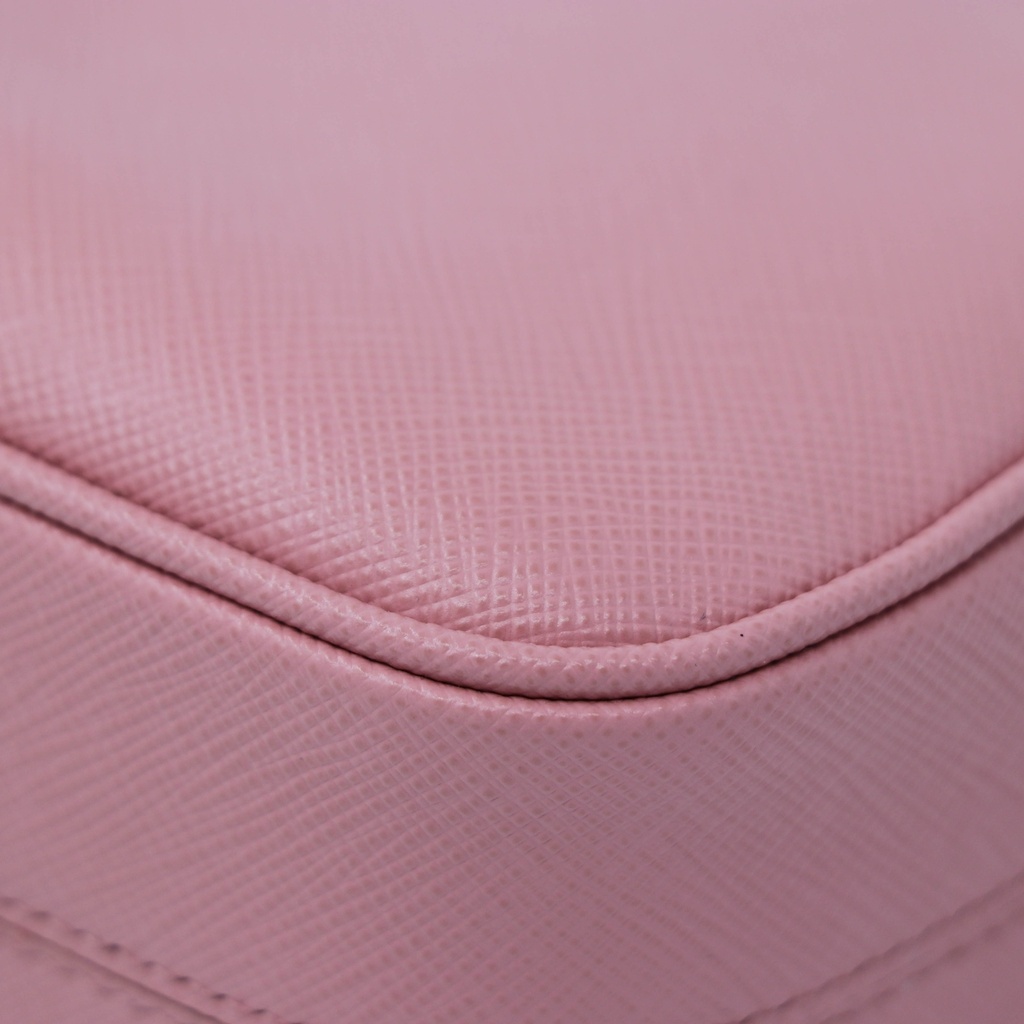 Prada Re-Edition 2005 Saffiano Shoulder Bag Pink