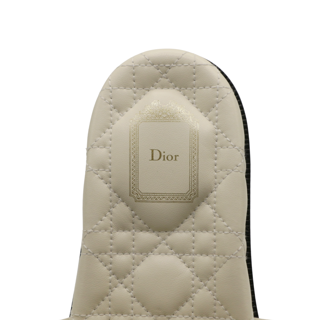 Christian Dior Cannage Slide White Quilted Cannage Lambskin Size 37