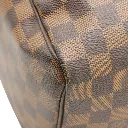 121.webp