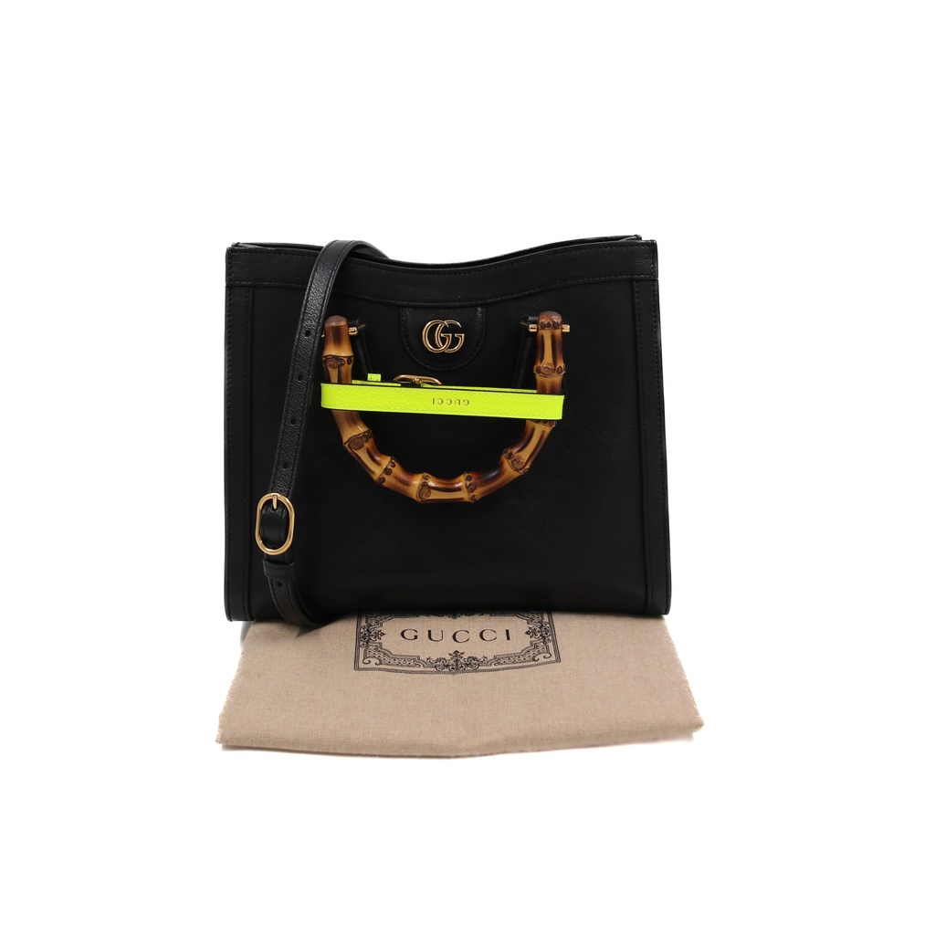 Gucci Black Leather Diana Medium 660195