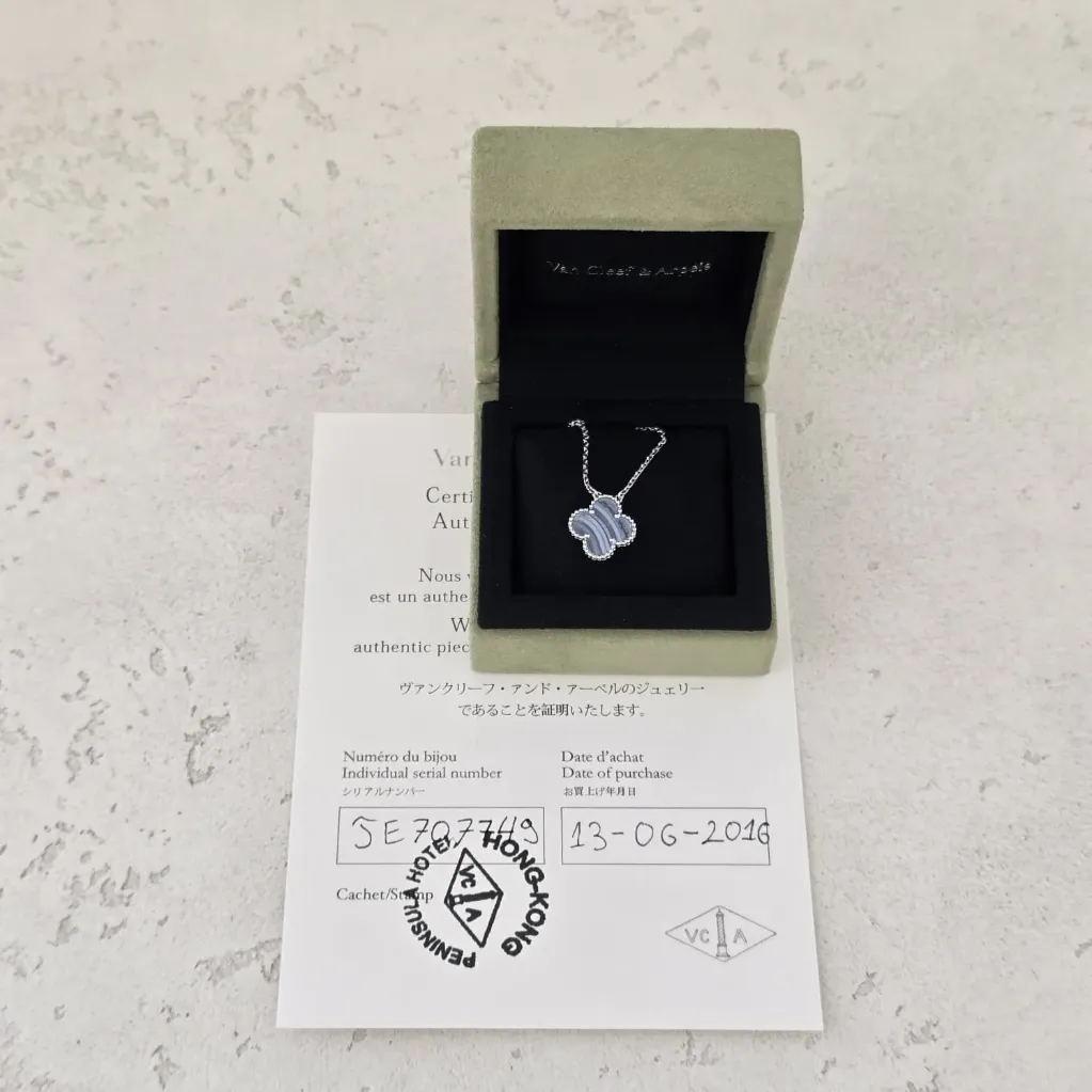 Van Cleef Vintage Alhambra Necklace Chalcedony JE707749 2016
